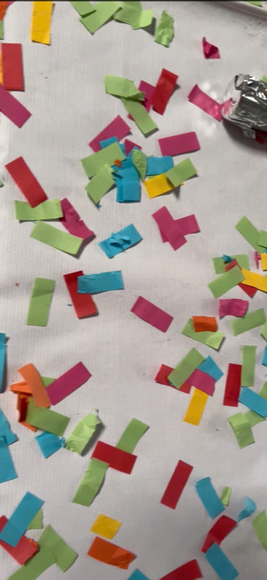 ✨PHÁO GIẤY CHỐNG CHÁY 7 MÀU BÙNG NỔ MỌI BỮA TIỆC!✨